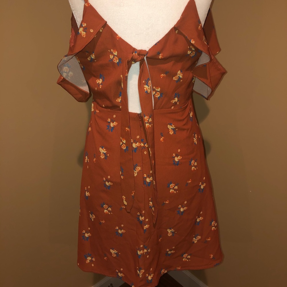 Dress - Picture 4 of 5